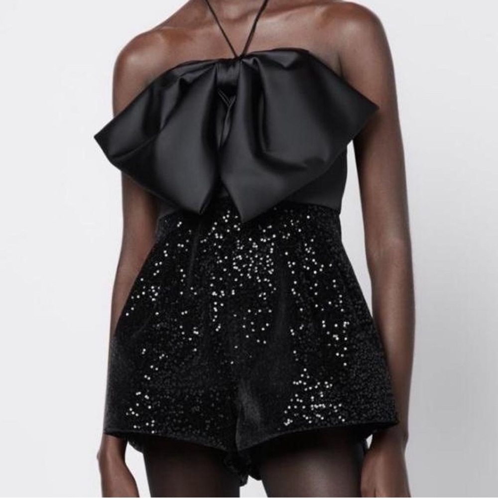 Short Black jumpsuit with a big bow Size S